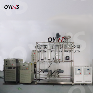 植物精油提取高真空度1pa以?xún)?nèi)精油提純分離設(shè)備200D玻璃薄膜蒸發(fā)器